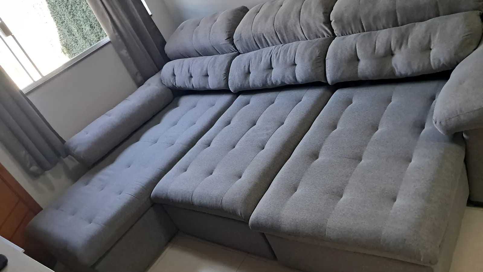 Sofá modular em um atendimento da Multilimp Higienização